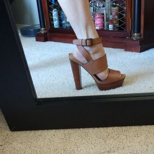 Brown Steve Madden Size 9.5 sandals